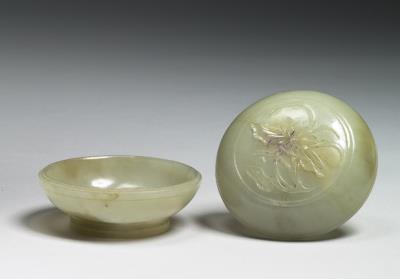 图片[2]-Jade round box with lotus decoration, Qing dynasty (1644-1911)-China Archive